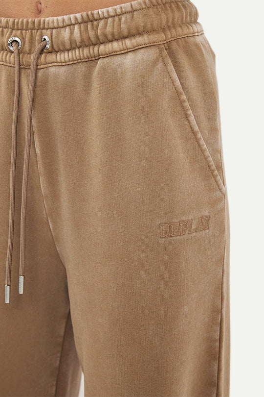 מכנסי טרנינג רחבים לנשים בצבע חום