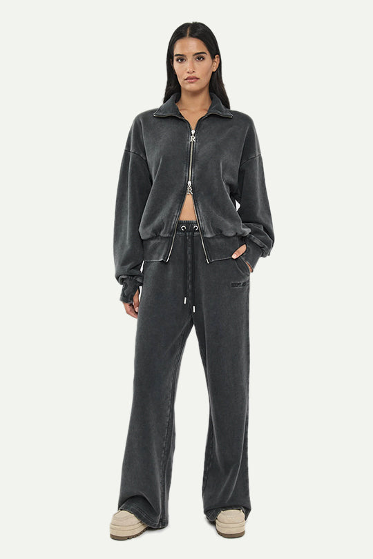 מכנסי טרנינג רחבים בצבע שחור