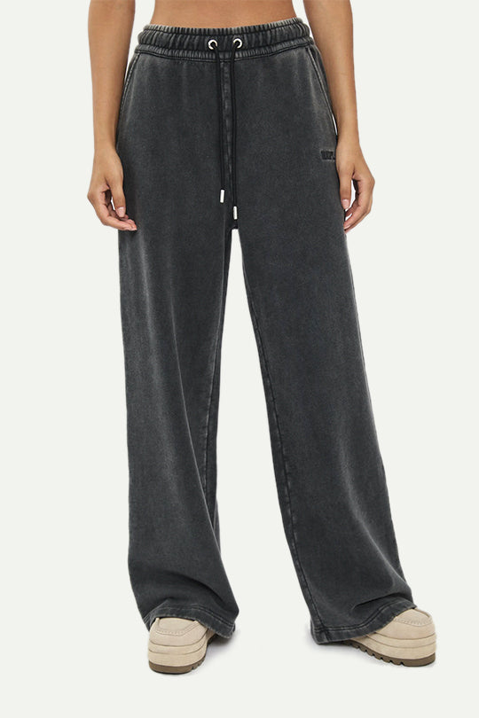 מכנסי טרנינג רחבים בצבע שחור