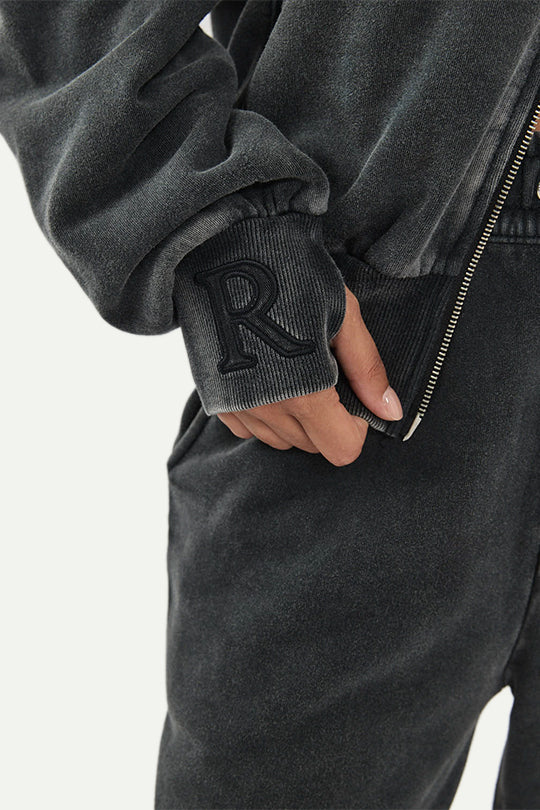 סווטשירט עם רוכסן בצבע שחור