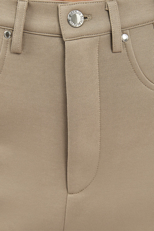 מכנסיים ארוכים בגזרה רחבה בצבע בז'