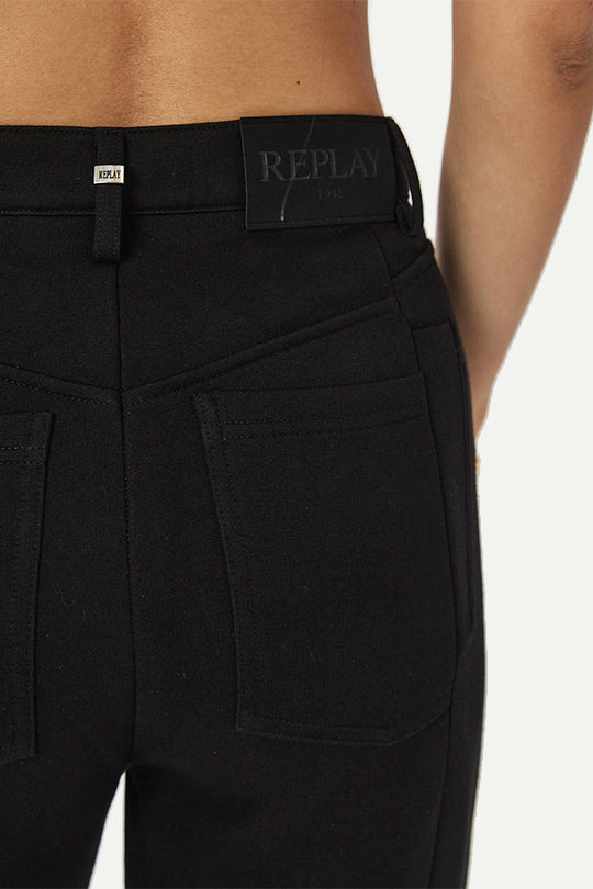 מכנסיים ארוכים בגזרה רחבה בצבע שחור