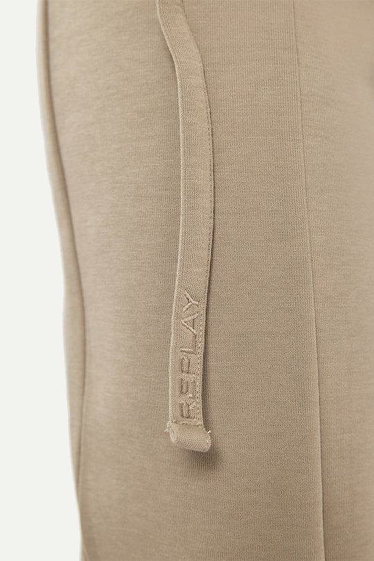 ג׳קט קצר עם רוכסן בצבע בז'