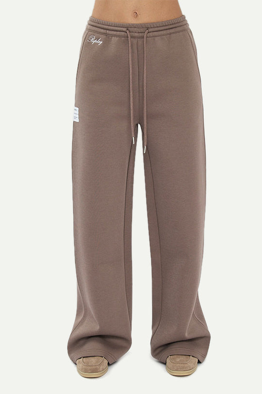 מכנסי טרנינג INTERLOCK LONG PANTS בצבע חום