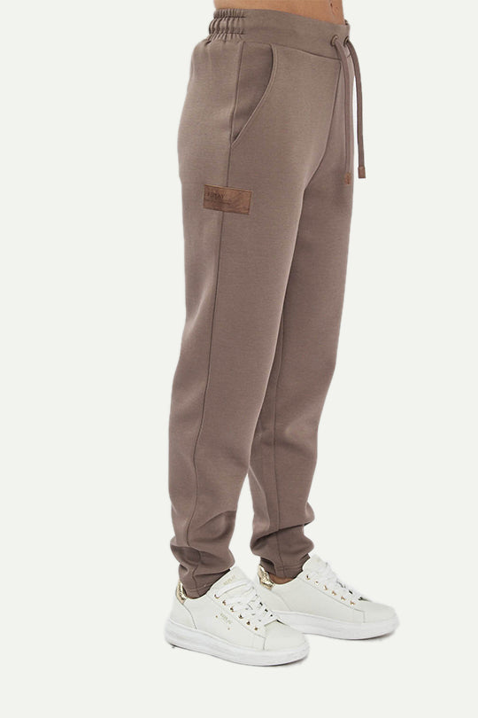 מכנסי טרנינג ארוכים W INTERLOCK בצבע חום