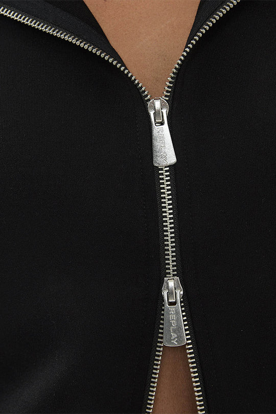 קפוצ’ון W INTERLOCK בצבע שחור