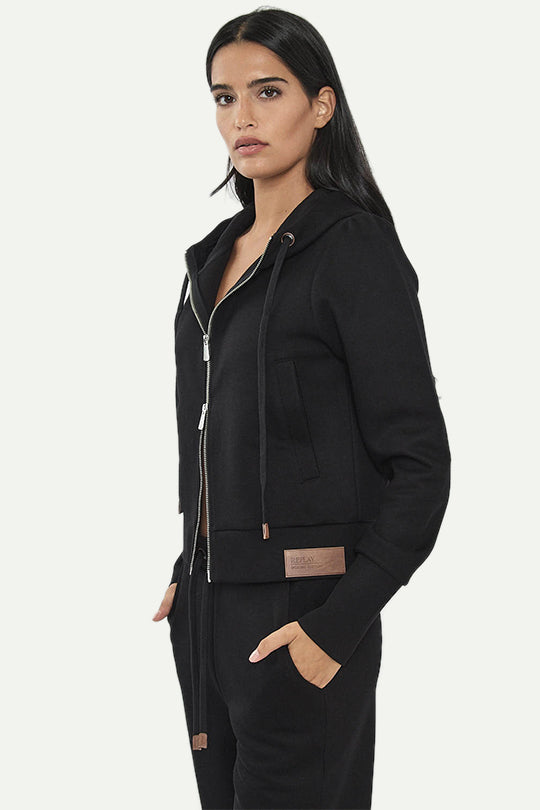 קפוצ’ון W INTERLOCK בצבע שחור