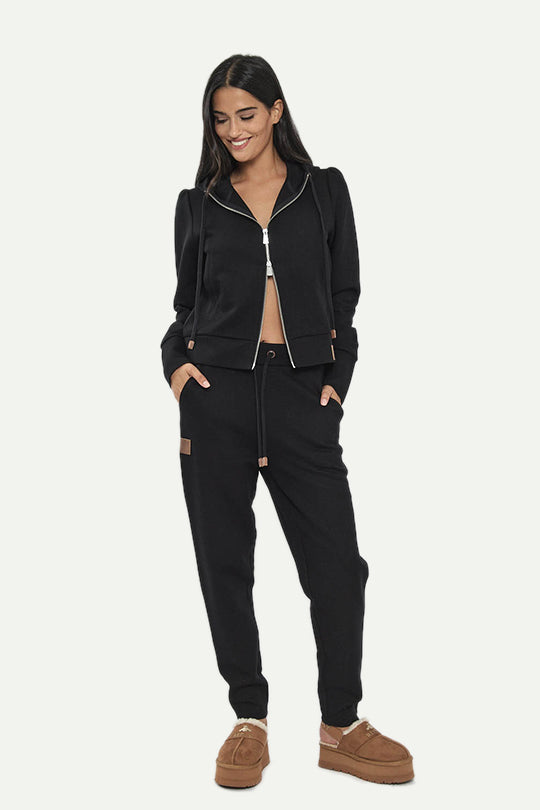 קפוצ’ון W INTERLOCK בצבע שחור