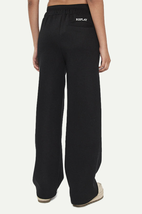 מכנסי טרנינג W INTERLOCK בצבע שחור