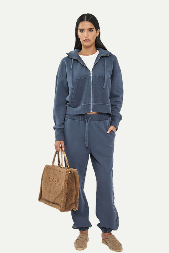 מכנסי טרנינג ארוכים בצבע כחול