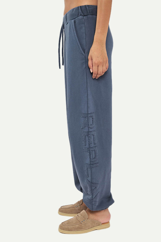 מכנסי טרנינג ארוכים בצבע כחול