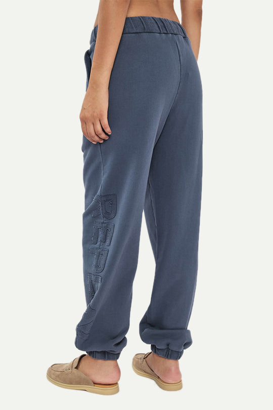 מכנסי טרנינג ארוכים בצבע כחול