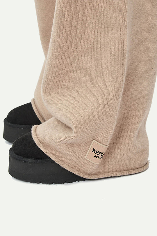 מכנסי סריג ארוכים בצבע בז'