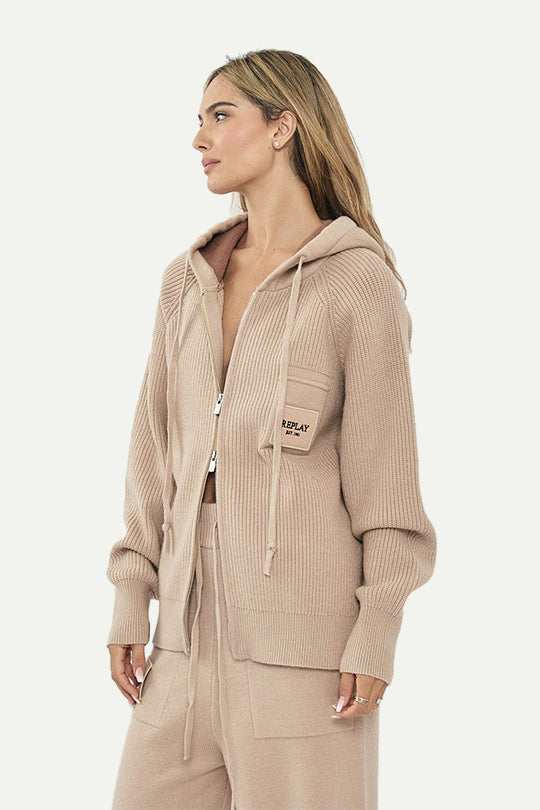 קפוצ’ון סריג עם רוכסן בצבע בז'