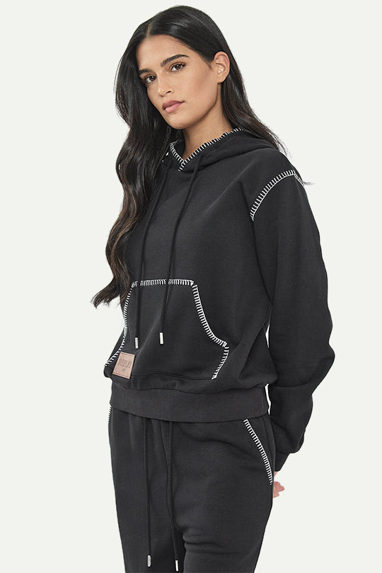 קפוצ’ון W CVC בצבע שחור