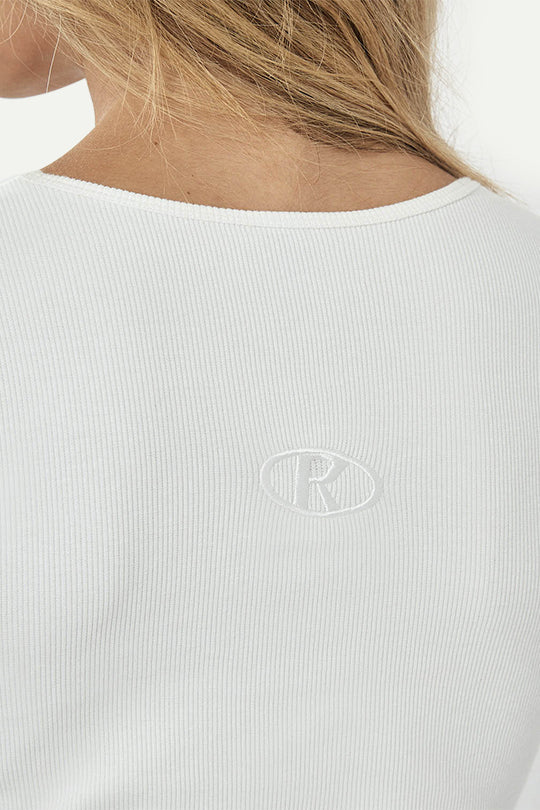 בגד גוף ריב ארוך בצבע לבן