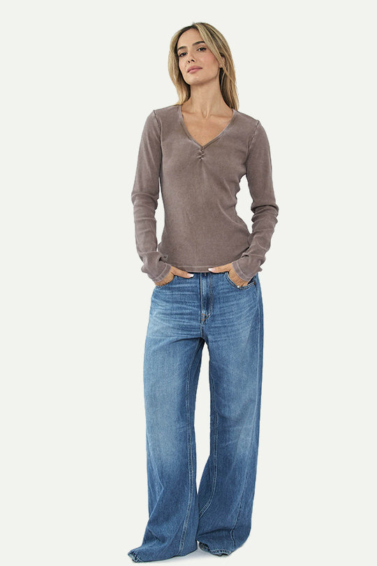 חולצה ארוכה מבד ריב בצבע חום