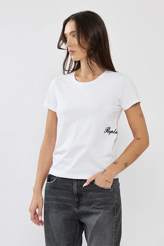טי-שירט נשים בצבע לבן עם לוגו