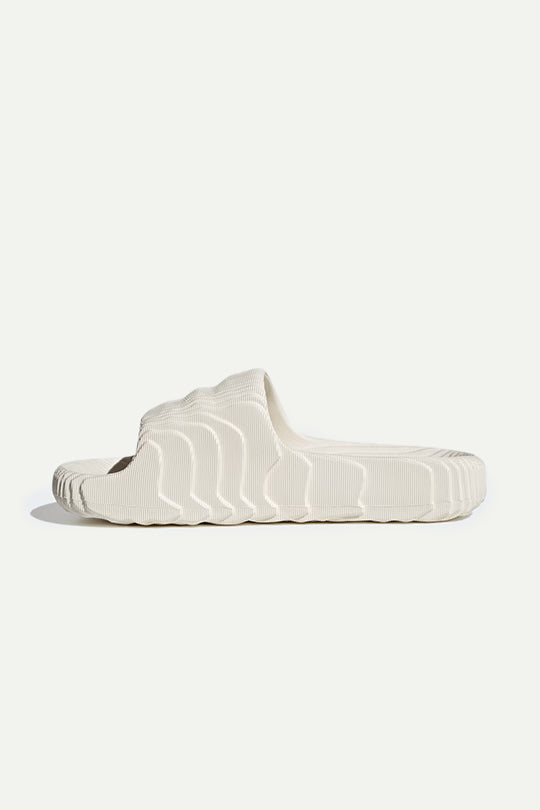 כפכפי ADILETTE 22 בצבע אוף ווייט