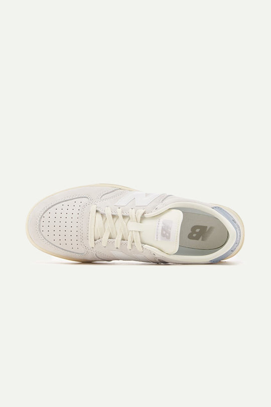 נעלי סניקרס CT500AG בצבע לבן