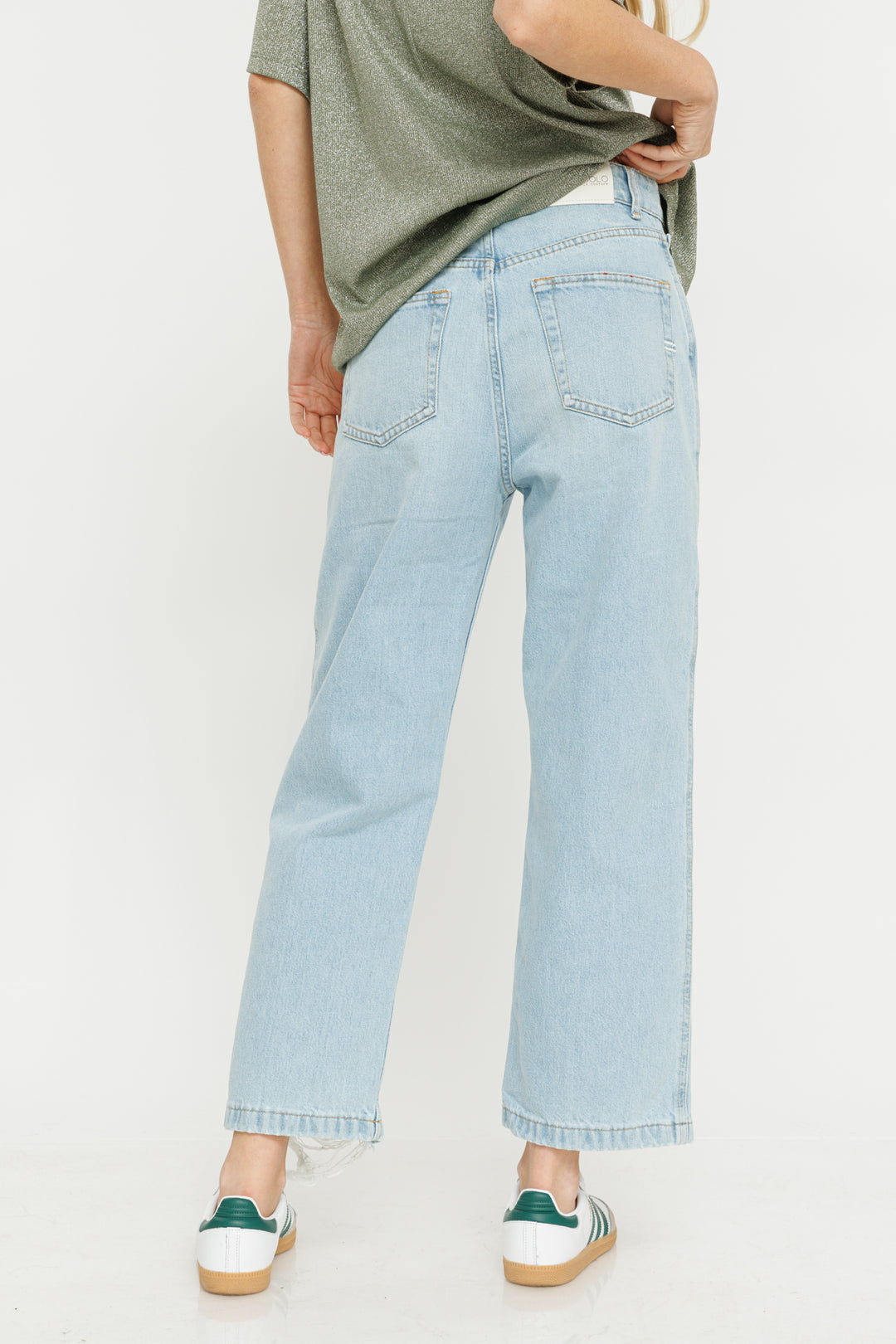 ג'ינס Riped בצבע כחול בהיר
