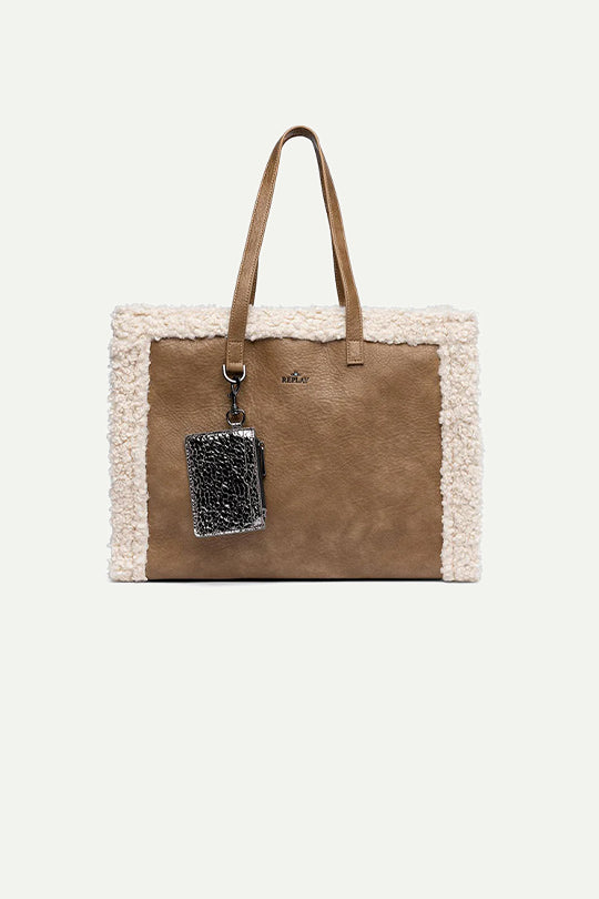 תיק צד לנשים בצבע חום עם עיטורי פרווה