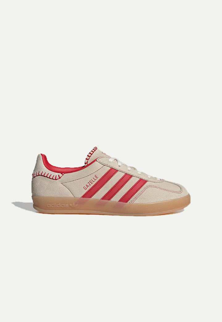 סניקרס GAZELLE INDOOR בצבע בז' ואדום