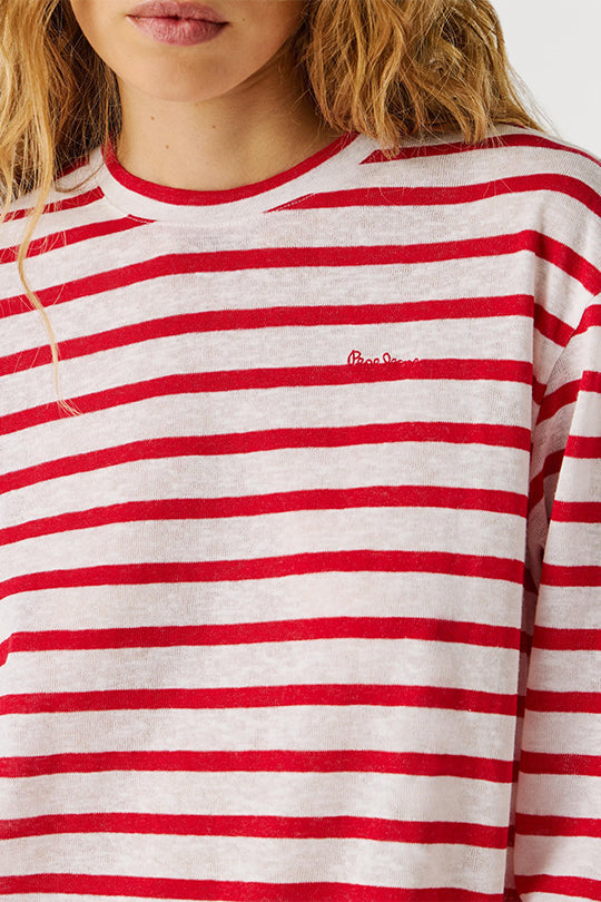 טי-שירט בצבע לבן עם פסים אדומים