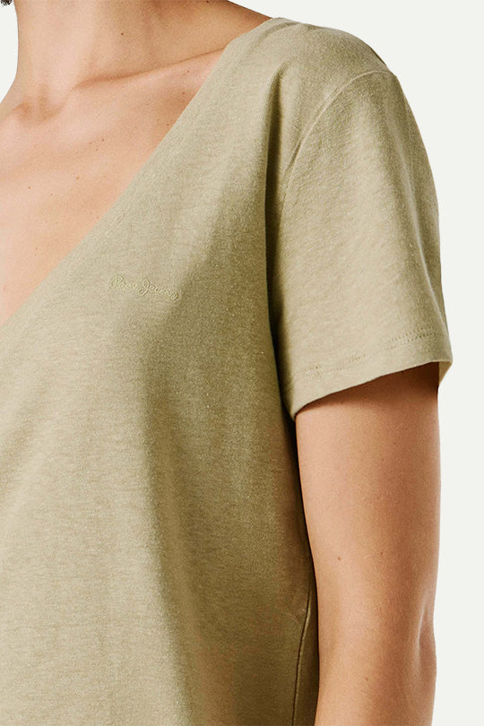 טי-שירט בצבע ירוק בהיר עם צווארון וי