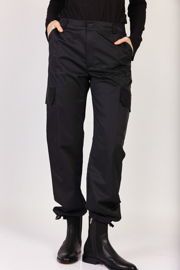 מכנסי קרגו Sofia בצבע שחור