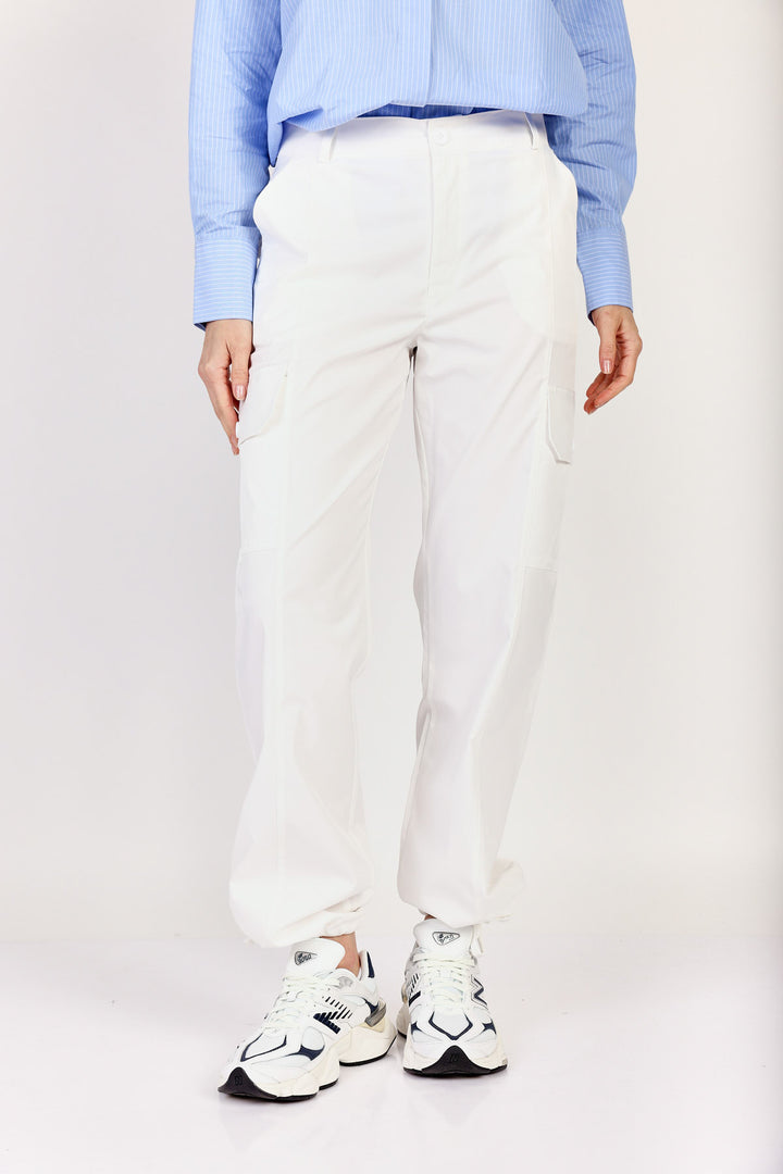 מכנסי קרגו Sofia בצבע לבן