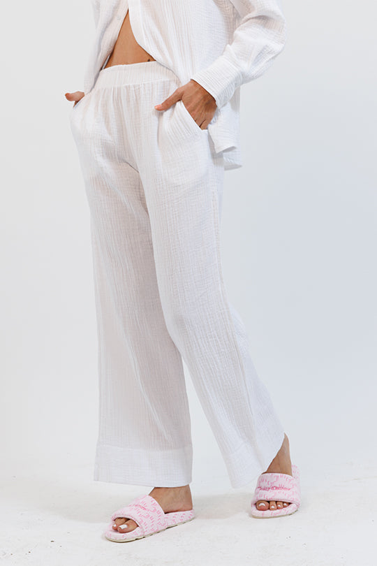 מכנסי טטרה רחבים Sigrid בצבע לבן