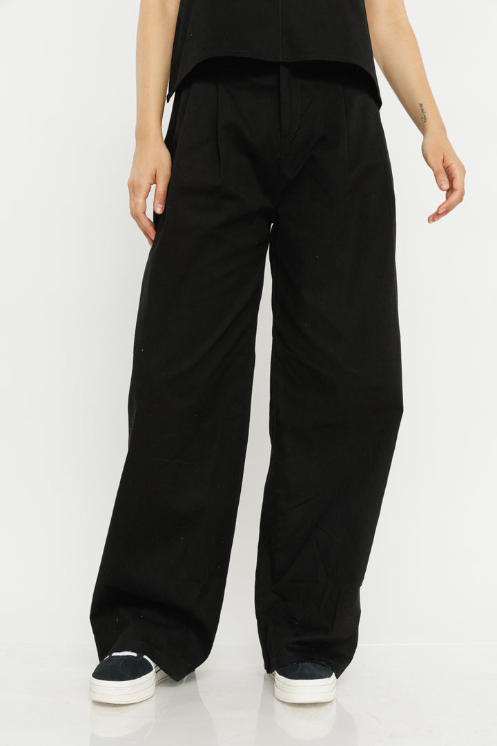 מכנסיים מחוייטים רחבים Mmy בצבע שחור