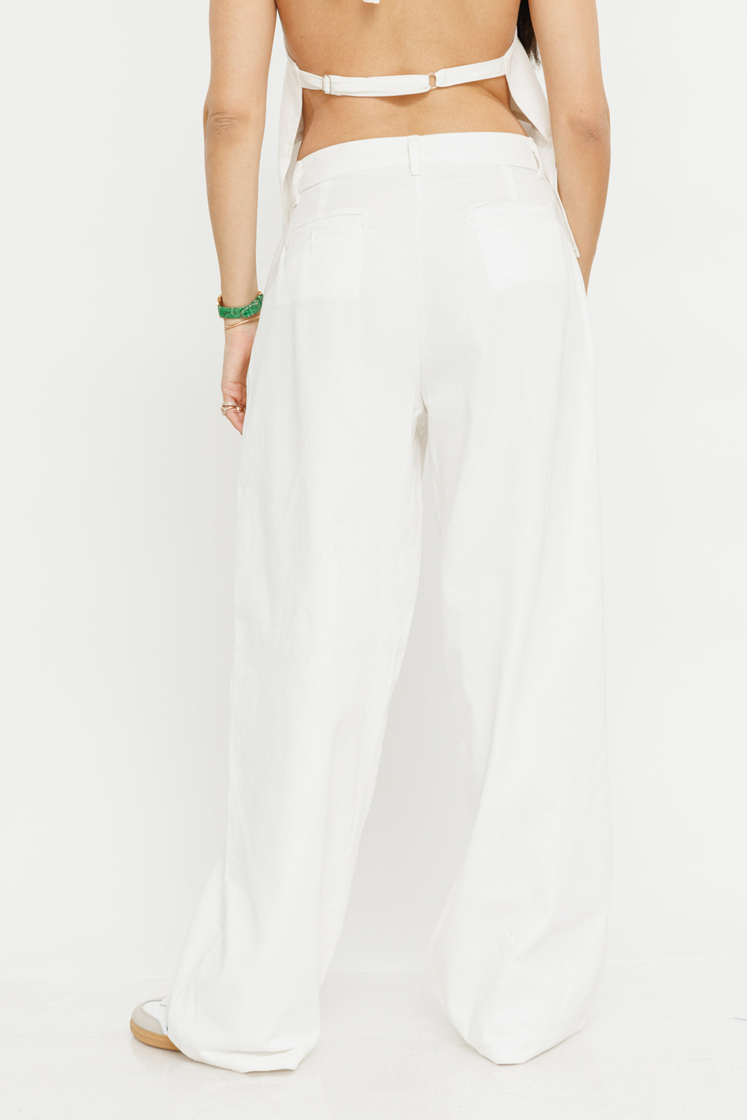 מכנסיים מחוייטים רחבים Mmy בצבע לבן