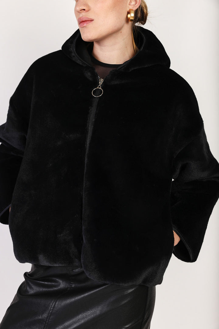 מעיל Nora בצבע שחור