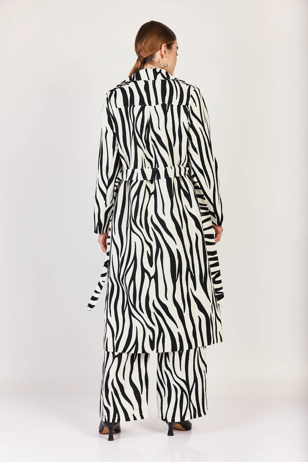 מעיל ארוך Simone בצבע שחור/לבן