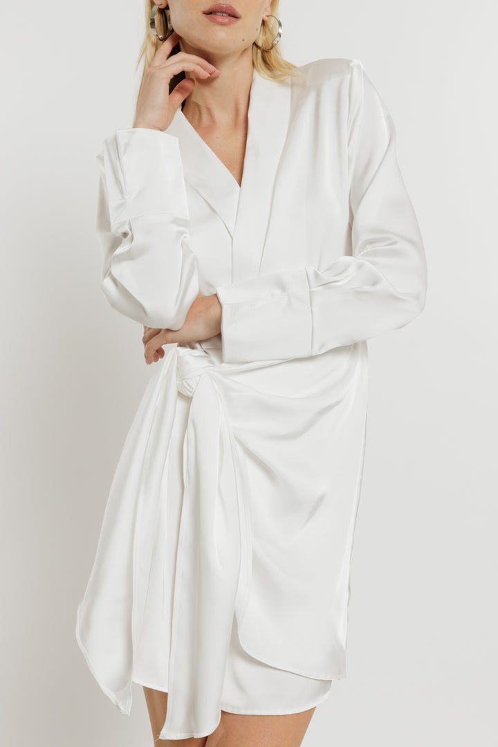 שמלת מיני מעטפת Lora בצבע לבן