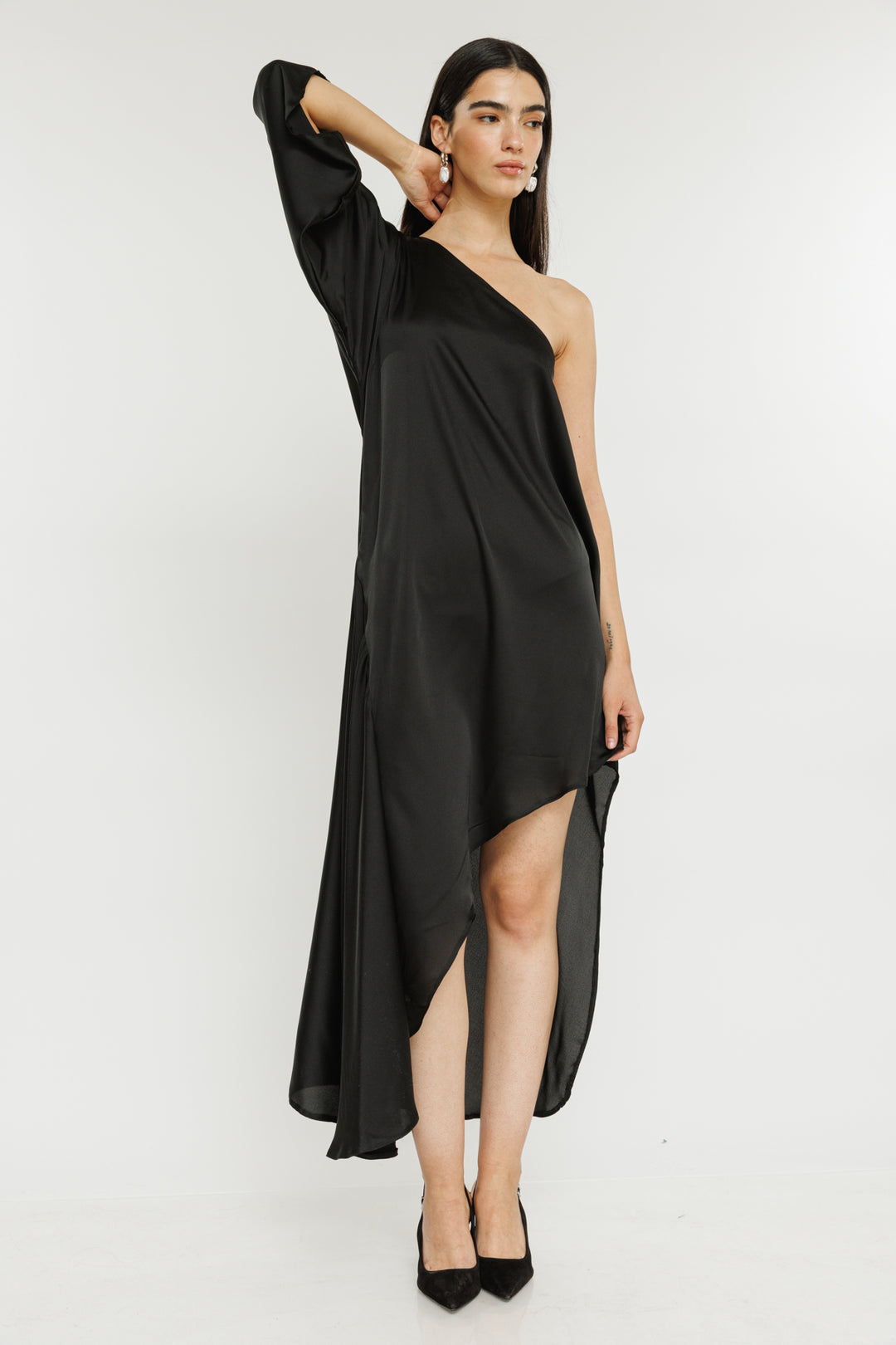 שמלת מידי וואן שולדר Nersic בצבע שחור