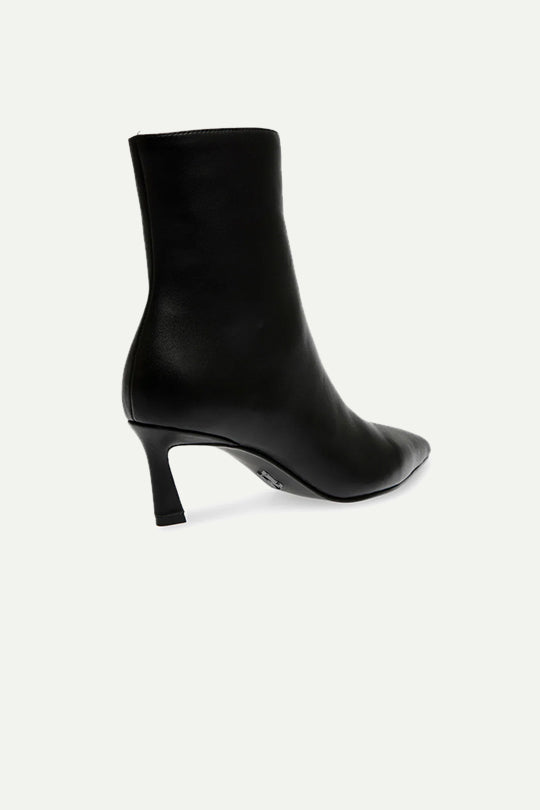 מגפוני LULAH בצבע שחור