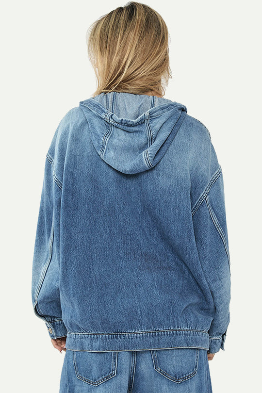 ג׳קט ג׳ינס לנשים עם רוכסן וקפוצ׳ון