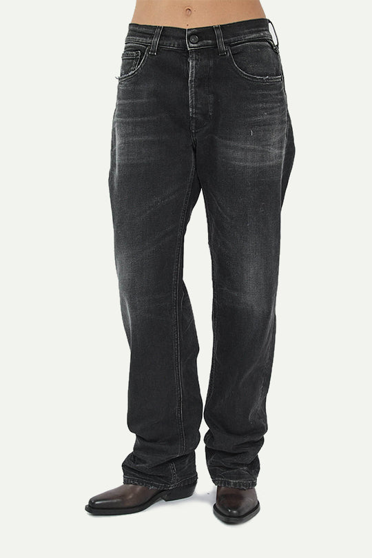 ג׳ינס AUBRY בגזרה ישרה בצבע שחור דהוי
