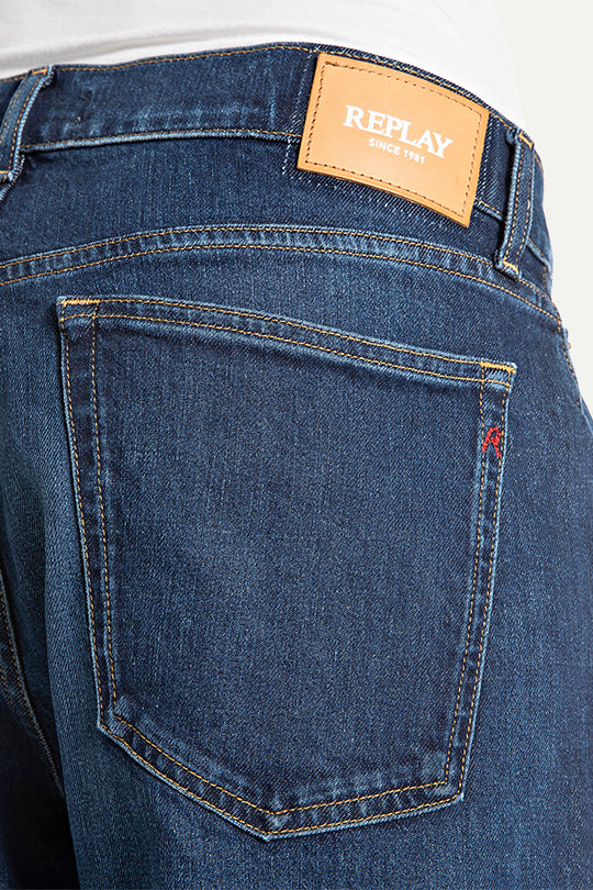 ג׳ינס AUBRY בגזרה ישרה בצבע כחול