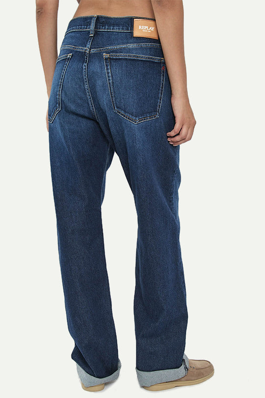 ג׳ינס AUBRY בגזרה ישרה בצבע כחול