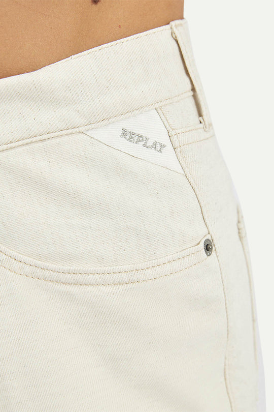 ג’ינס רחב בצבע שמנת