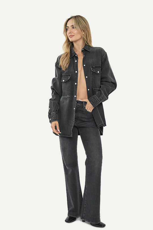 ג׳ינס BECKA בגזרה מתרחבת בצבע שחור דהוי