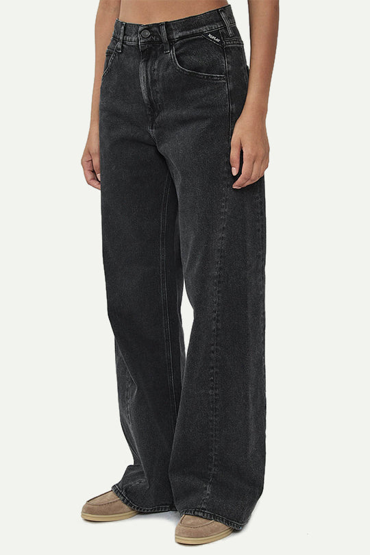 ג׳ינס NARJA בגזרה רחבה בצבע שחור דהוי