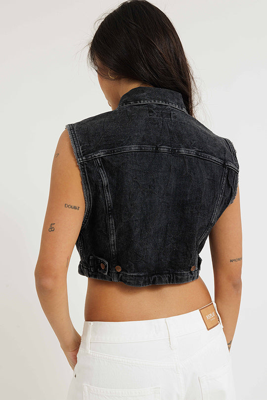 וסט ג'ינס קצר בצבע שחור