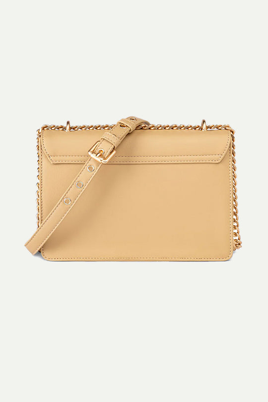 תיק צד לנשים בצבע בז' בהיר עם רצועת שרשרת