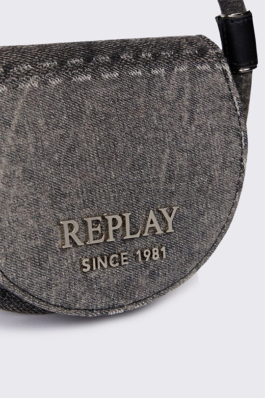 תיק יד לנשים לוגו קדמי מתכתי