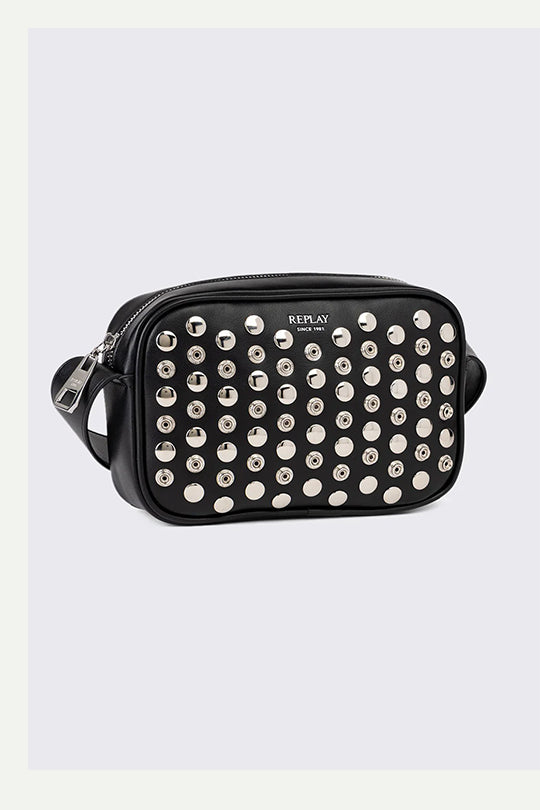 תיק צד לנשים בצבע שחור עם ניטים כסופים